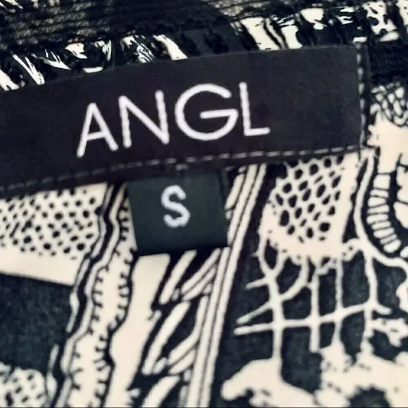 ANGL Black & Cream Abstract Pribt Surplice Short Romper Size Small - Picture 14 of 15